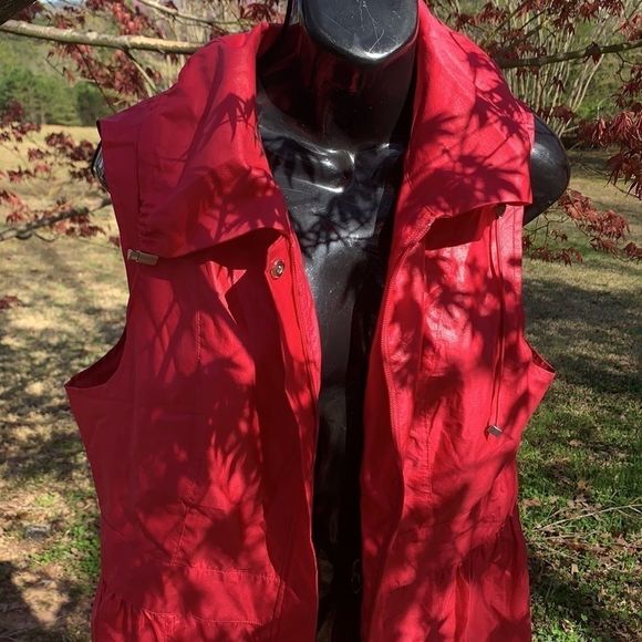 New Christopher & Banks Vest🌺 - Picture 13 of 14